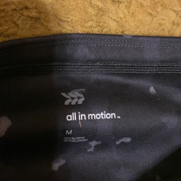 All in motion work out pants  size Medium - Picture 4 of 5